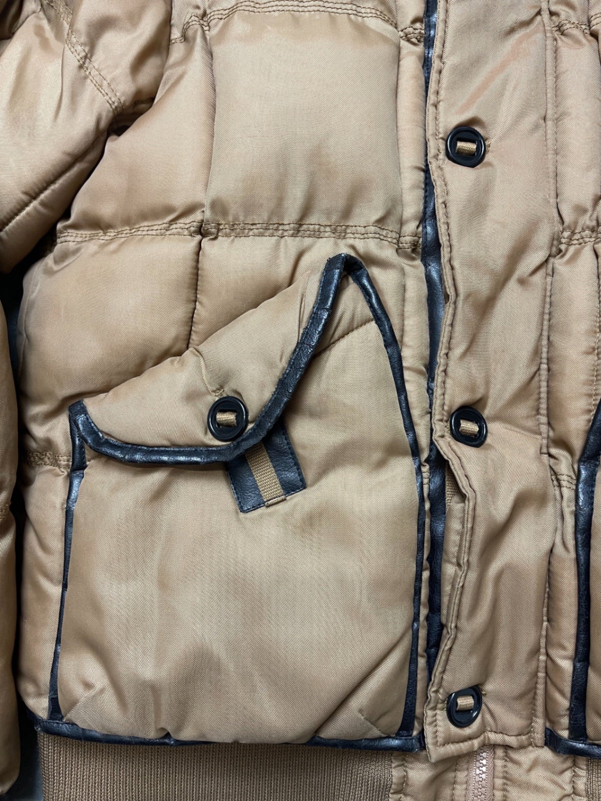 Vintage Avirex Bomberjacke Beige Synthetik L