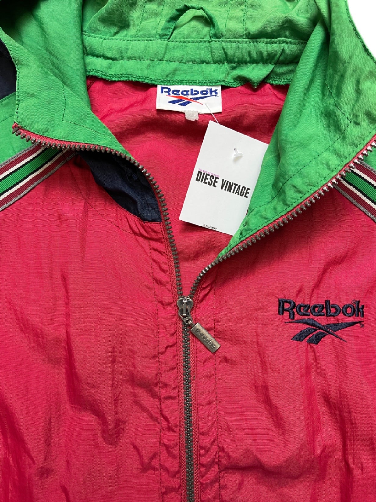 Vintage Reebok Trainingsjacke Rot, Schwarz und Grün Nylon M